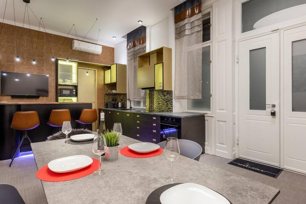 Luxurious In The Center * Budapest
