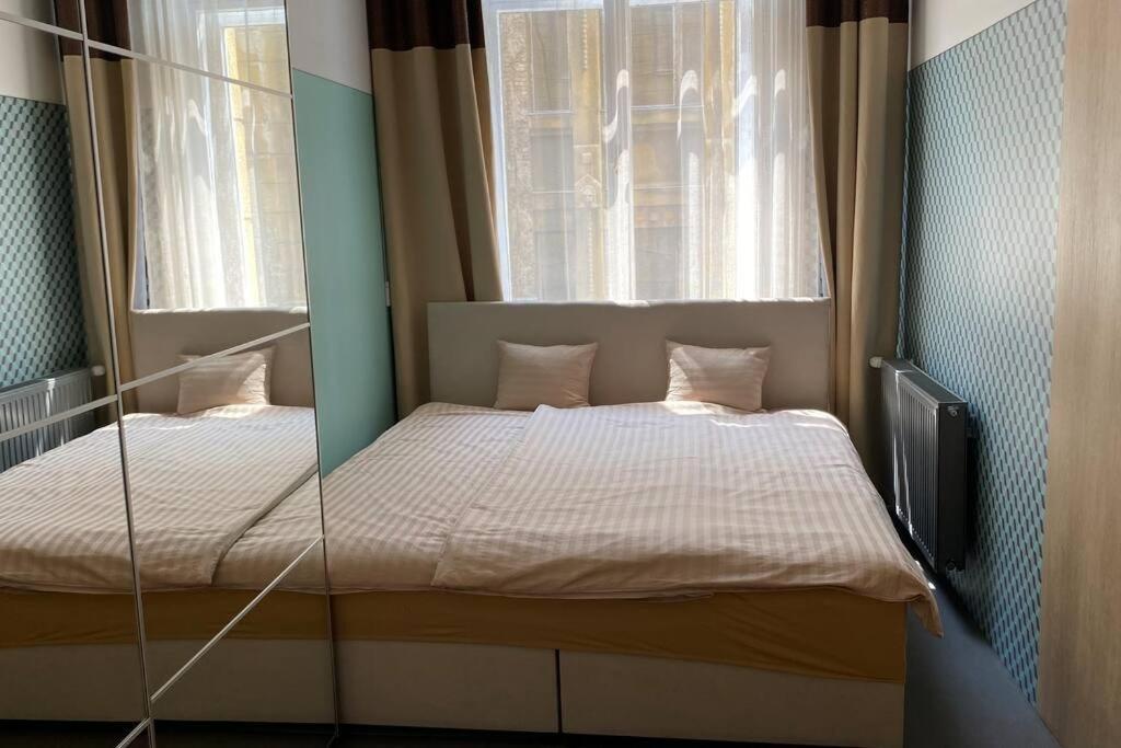 Apartment Luxurious In The Center Budapest